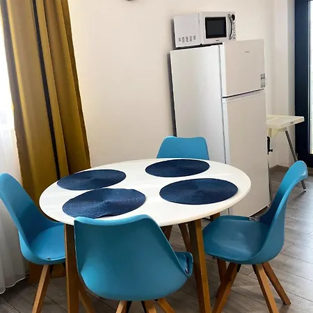 Blue Wave Mamaia Nord Apartment *